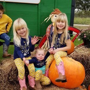 Meet your Posher, Dena